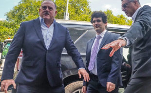 Prosecution Says Sam Bankman-Fried Must Stay In Jail, Is A Danger To The Community, May Flee
